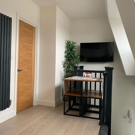 One Bedroom Apartment Londen Buitenkant foto